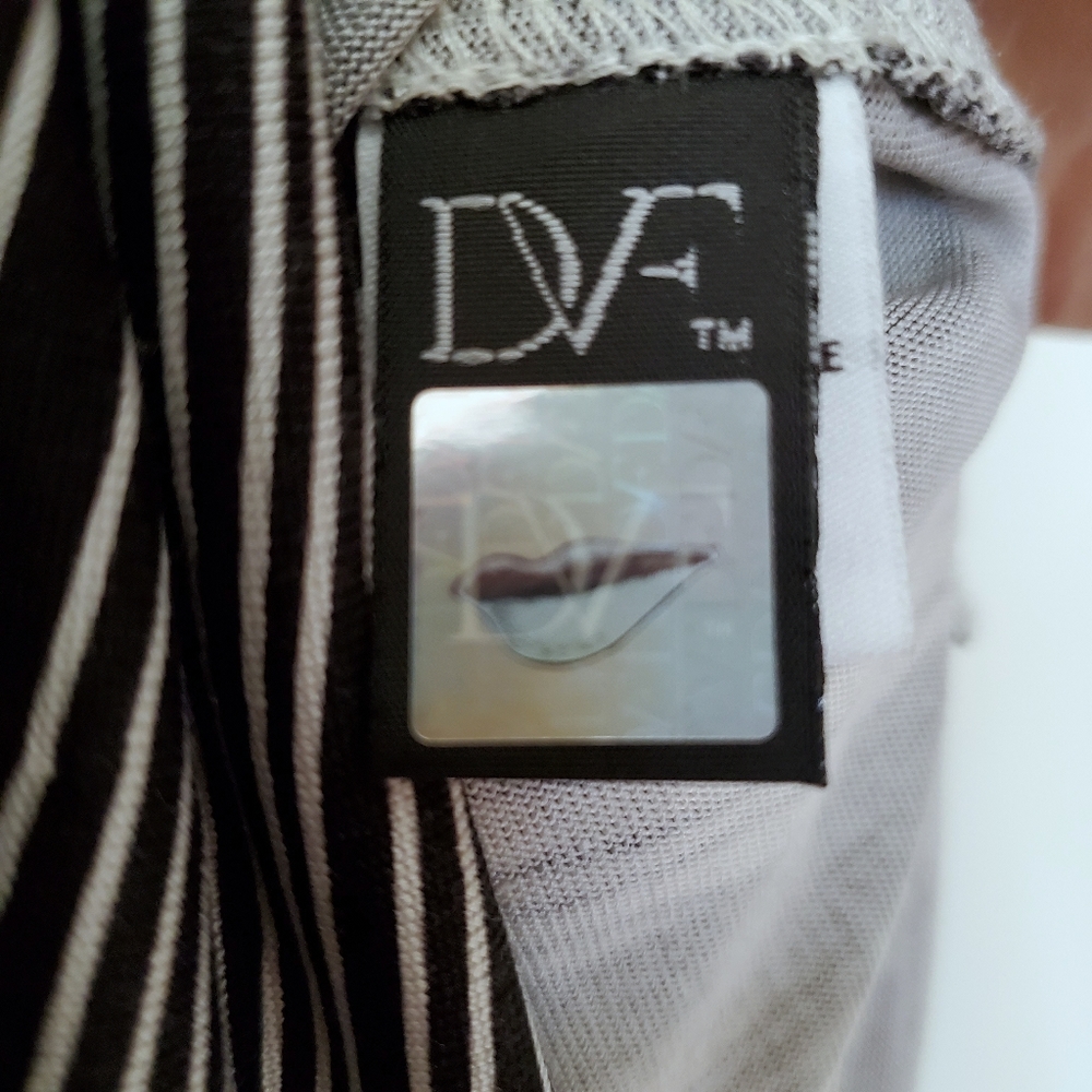 {{SOLD}} DVF Silk blend sheath dress - Picture 6 of 8